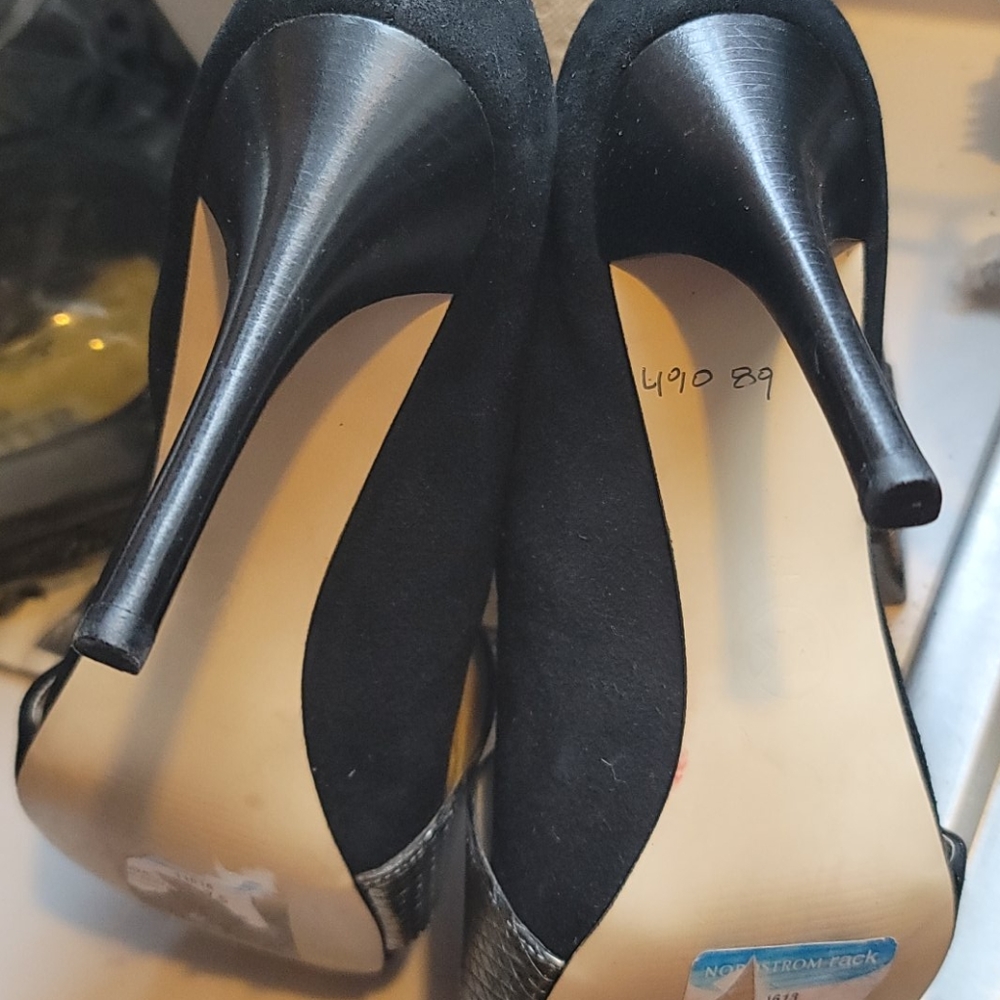 Shoes - Picture 6 of 6